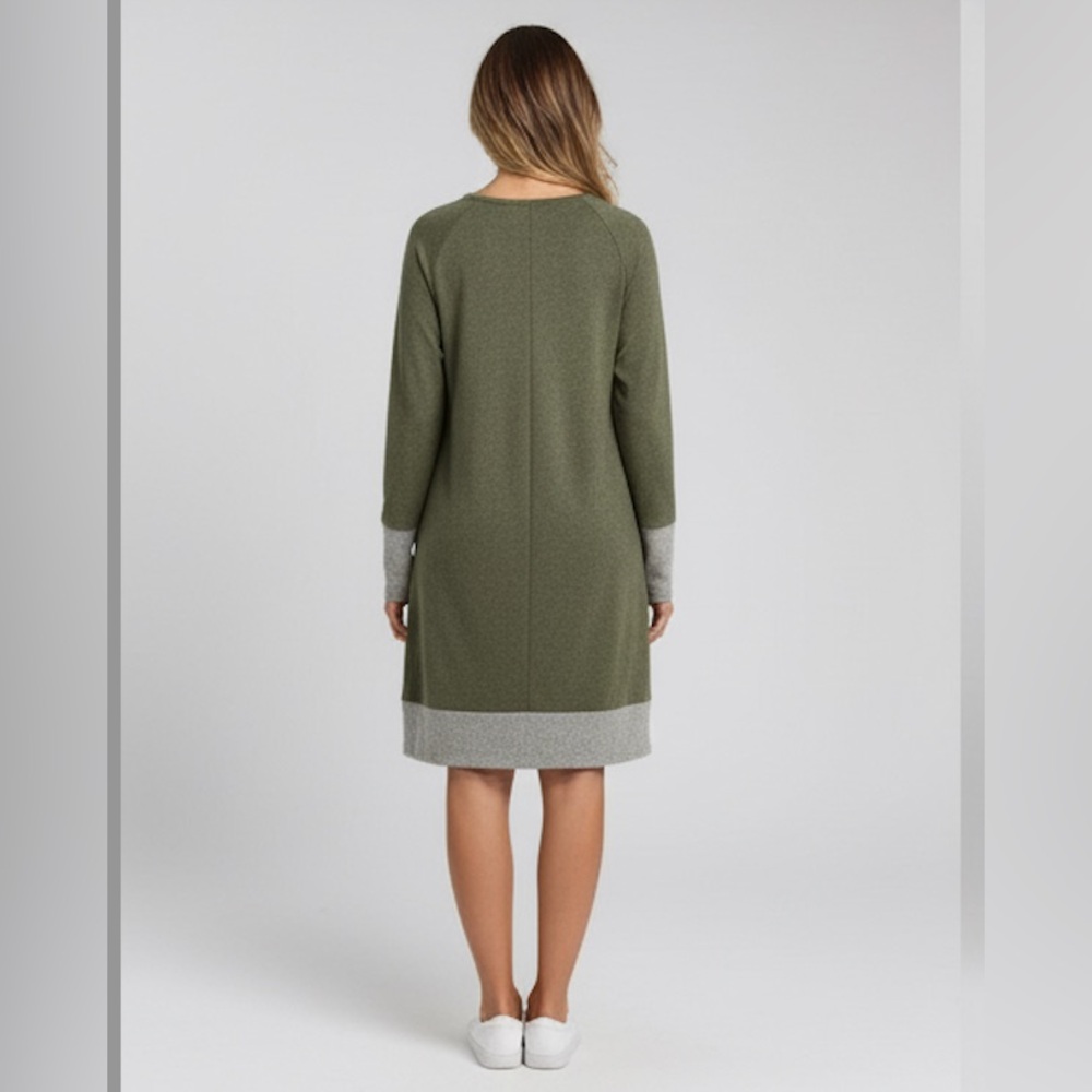 Green Contrast Tee Dress - Picture 4 of 9